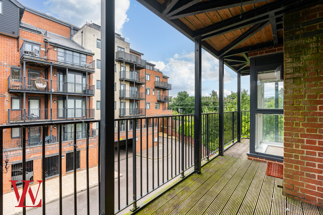 2 bed apartment for sale in Tanners Wharf, Bishop's Stortford  - Property Image 6