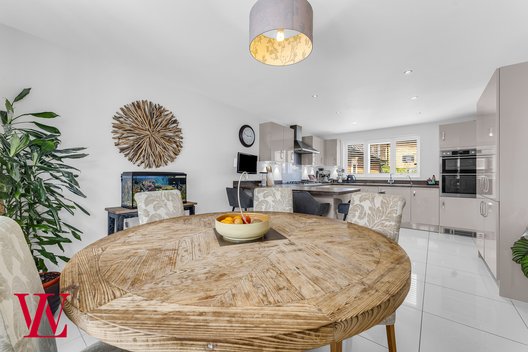 4 bed detached house for sale in Isabel Drive, Bishop's Stortford  - Property Image 5