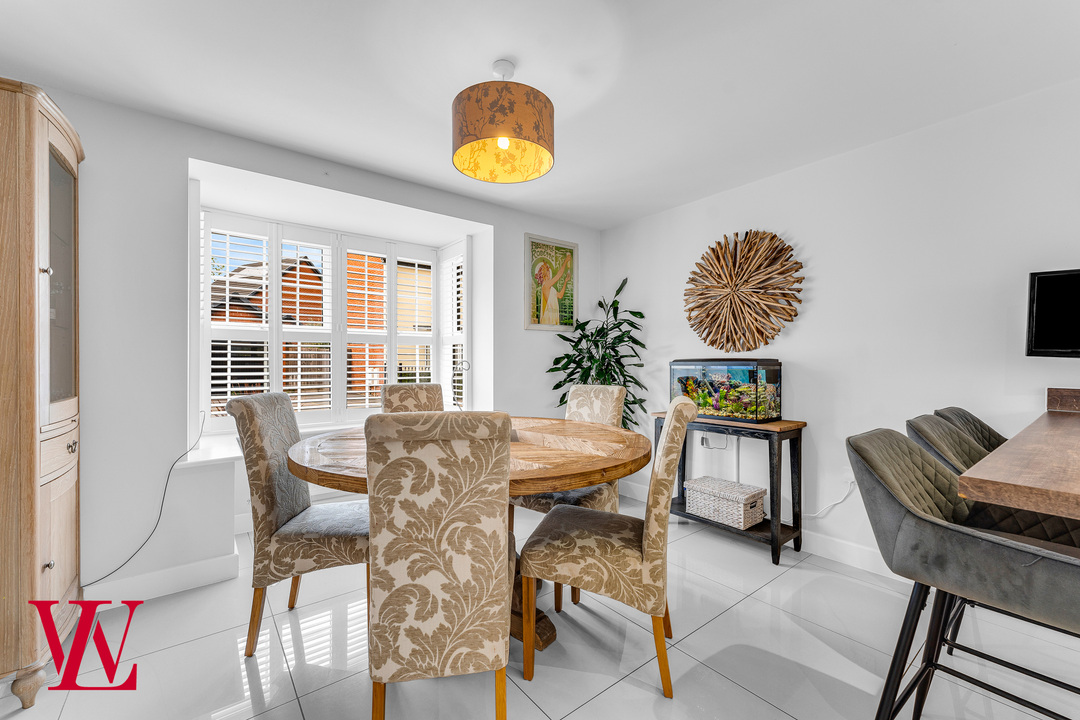 4 bed detached house for sale in Isabel Drive, Bishop's Stortford  - Property Image 7