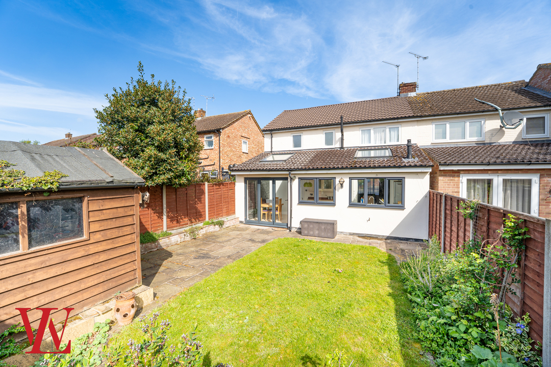 3 bed semi-detached house for sale in Robinson Close, Bishop's Stortford  - Property Image 18