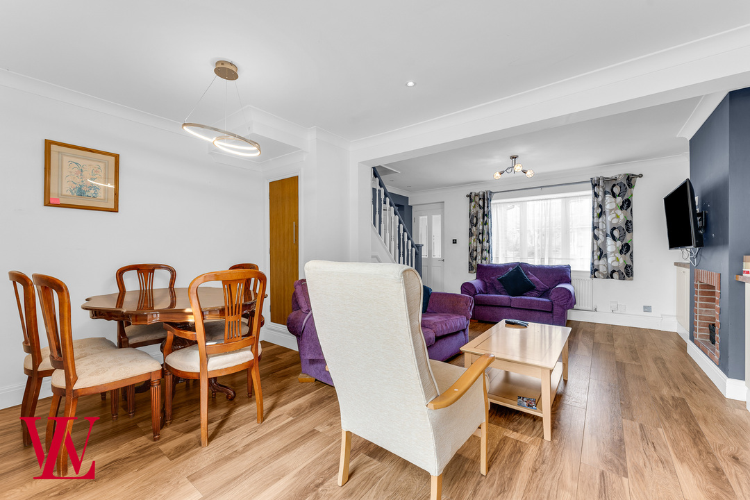 3 bed semi-detached house for sale in Robinson Close, Bishop's Stortford  - Property Image 9