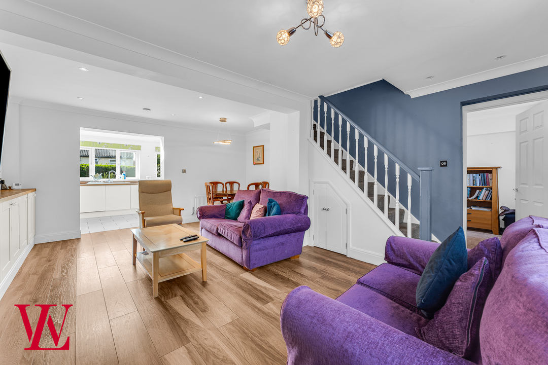 3 bed semi-detached house for sale in Robinson Close, Bishop's Stortford  - Property Image 8