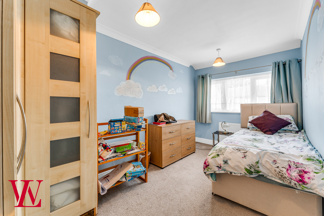 3 bed semi-detached house for sale in Robinson Close, Bishop's Stortford  - Property Image 15