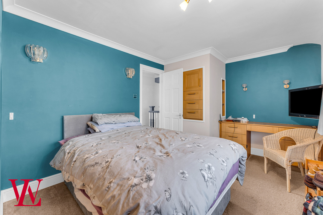 3 bed semi-detached house for sale in Robinson Close, Bishop's Stortford  - Property Image 13
