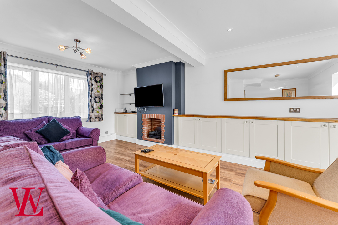 3 bed semi-detached house for sale in Robinson Close, Bishop's Stortford  - Property Image 10