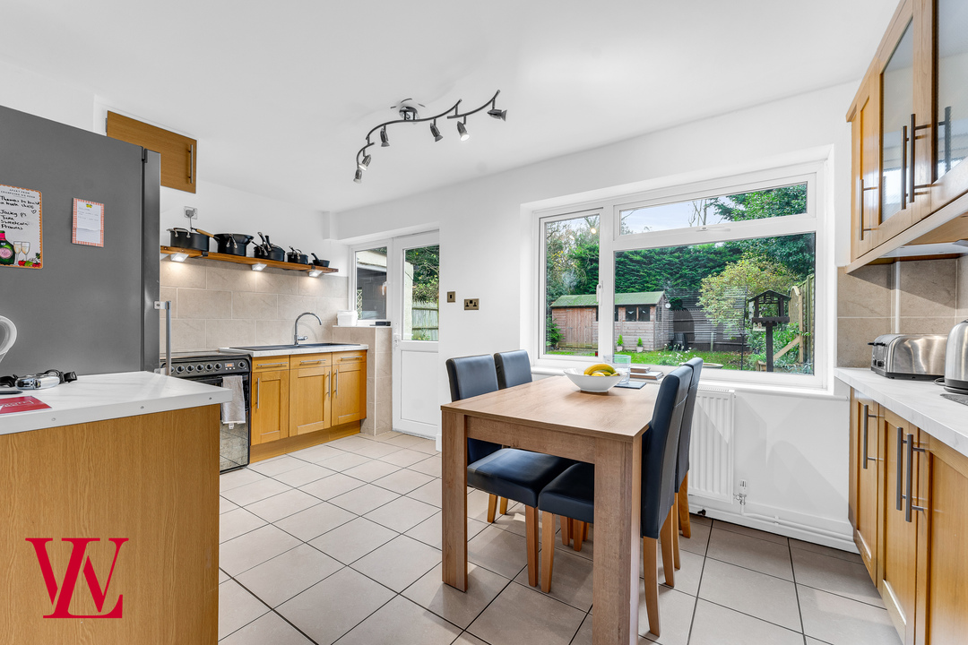 2 bed semi-detached house for sale in Elm Close, Bishop's Stortford  - Property Image 3