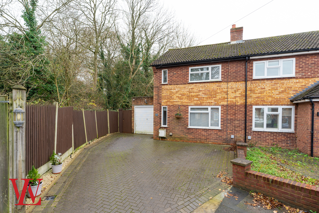 2 bed semi-detached house for sale in Elm Close, Bishop's Stortford  - Property Image 1