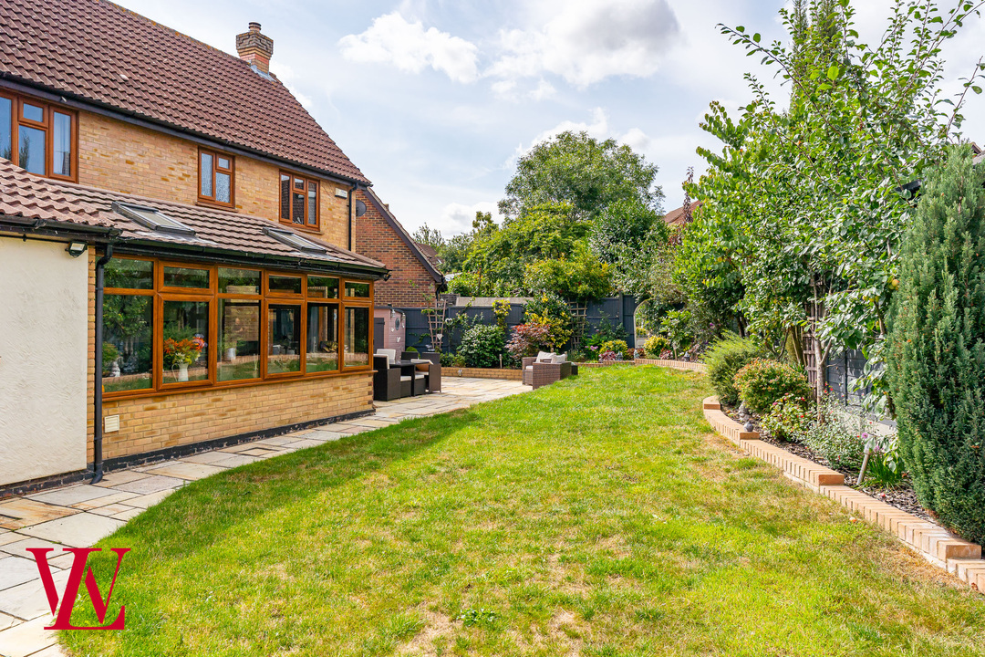 5 bed detached house for sale in Nursery Rise, Dunmow, Essex  - Property Image 30