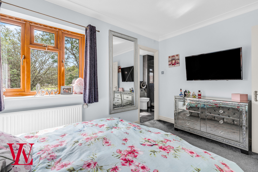 5 bed detached house for sale in Nursery Rise, Dunmow, Essex  - Property Image 17