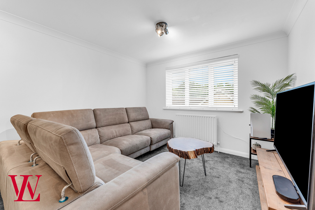 2 bed apartment for sale in Harris Green, Dunmow, Essex 5