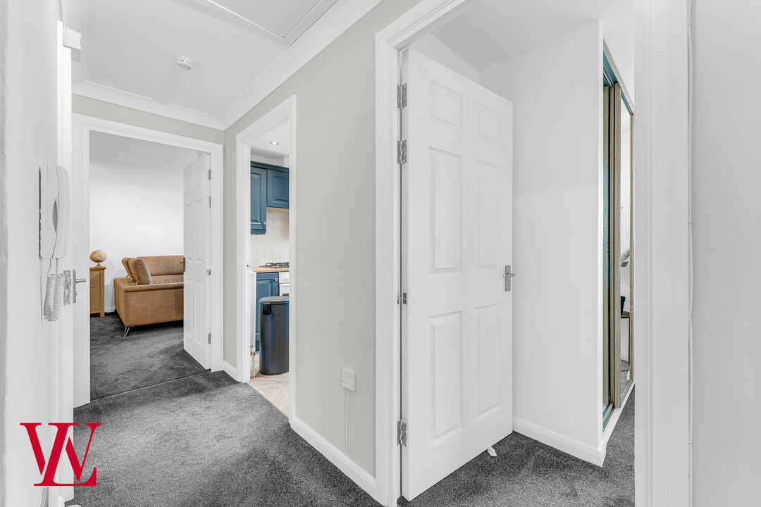 2 bed apartment for sale in Harris Green, Dunmow, Essex 2