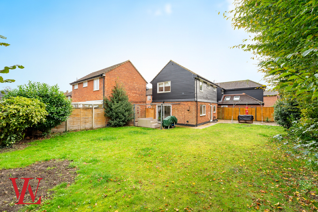 3 bed detached house for sale in De Mandeville Road, Bishop's Stortford  - Property Image 1