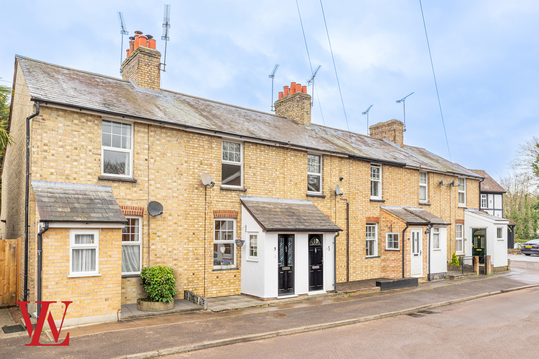 2 bed terraced house for sale in Mill Street, Bishop's Stortford  - Property Image 1