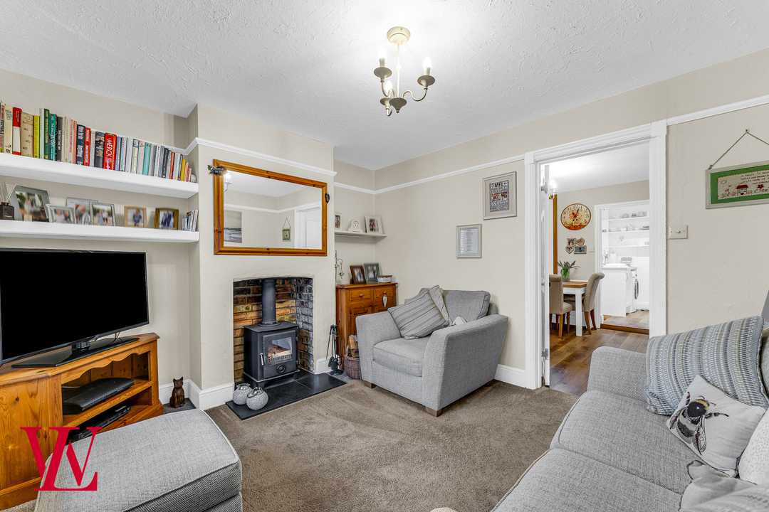 2 bed terraced house for sale in Mill Street, Bishop's Stortford  - Property Image 2