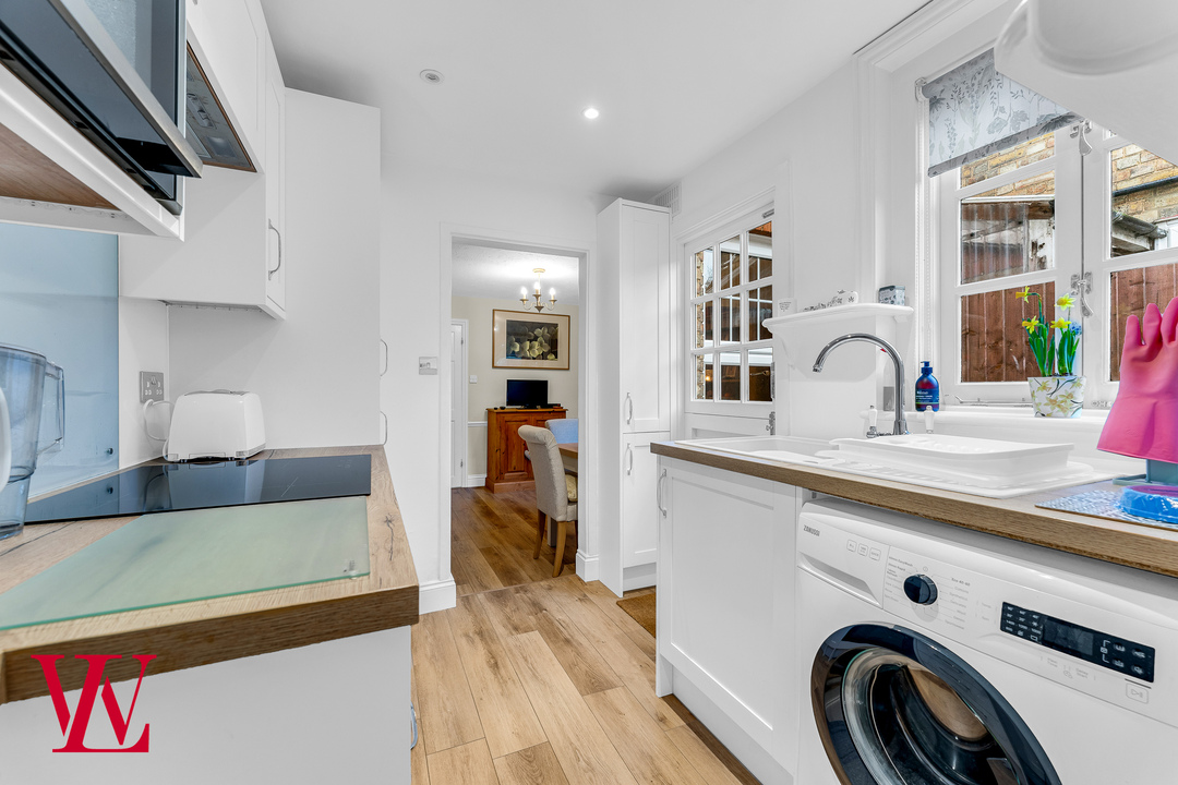 2 bed terraced house for sale in Mill Street, Bishop's Stortford  - Property Image 7