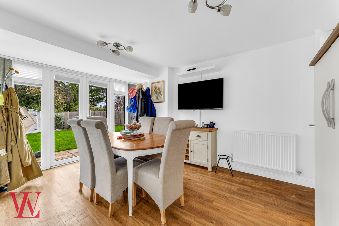 4 bed detached house for sale in Cawbeck Road, Little Canfield, Dunmow, Essex 5