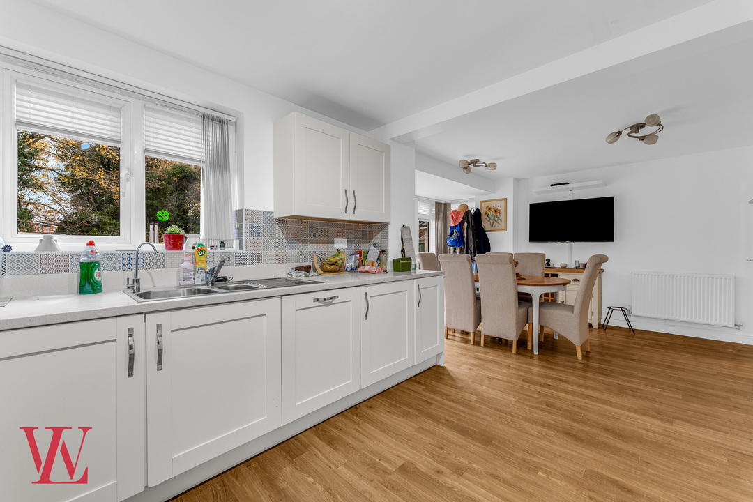 4 bed detached house for sale in Cawbeck Road, Little Canfield, Dunmow, Essex 7