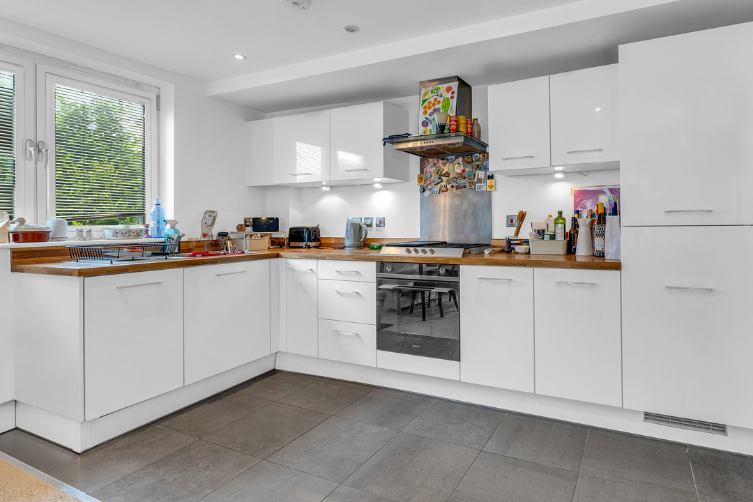 2 bed apartment for sale in Tanners Wharf, Bishop's Stortford  - Property Image 5