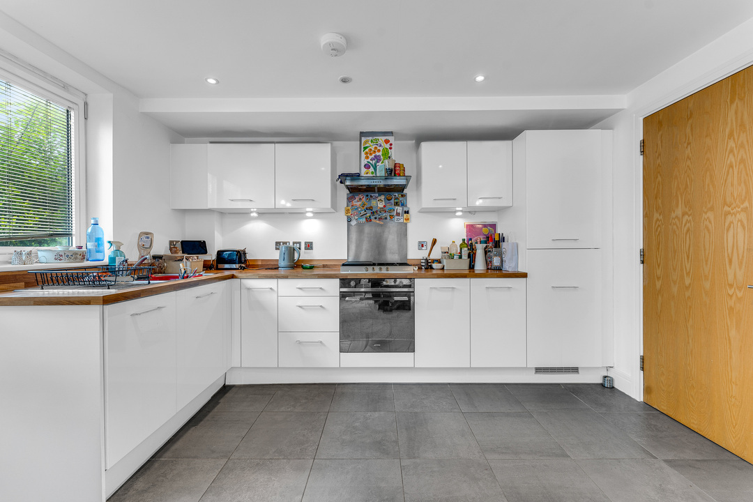 2 bed apartment for sale in Tanners Wharf, Bishop's Stortford  - Property Image 4