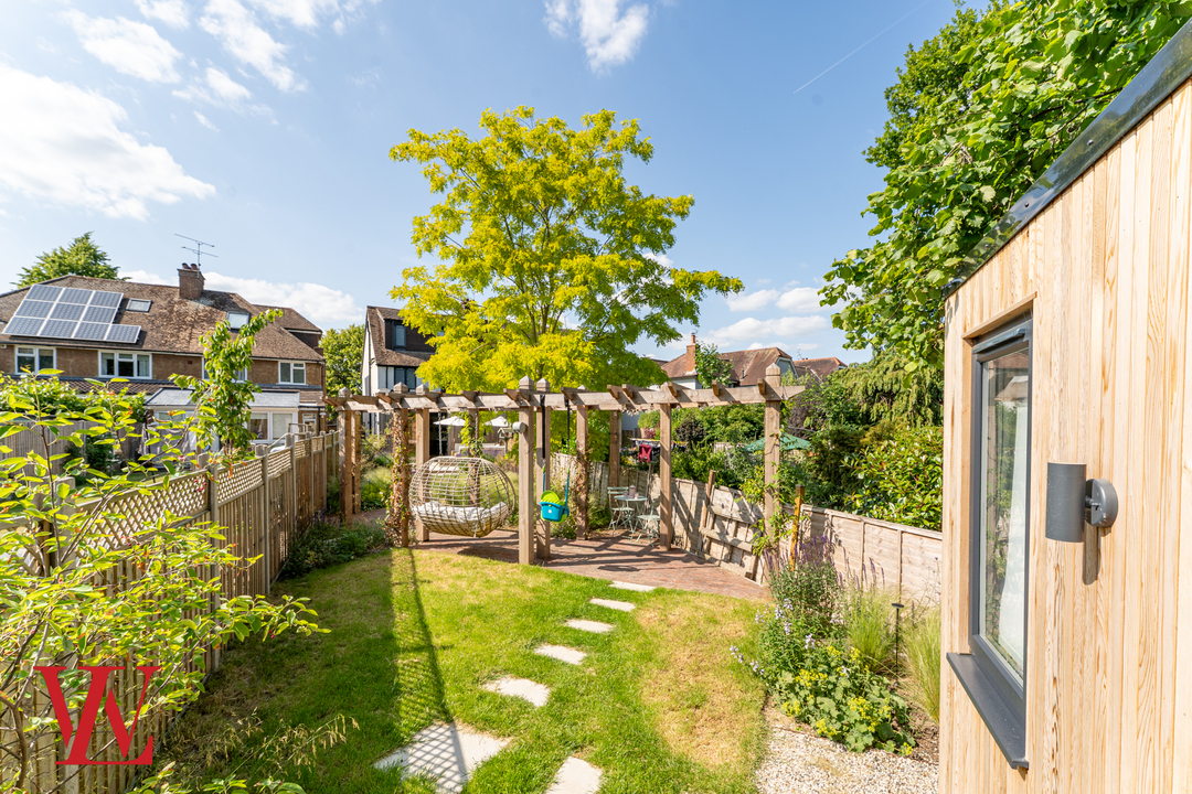 4 bed semi-detached house for sale in Thorley Park Road, Bishop's Stortford  - Property Image 16