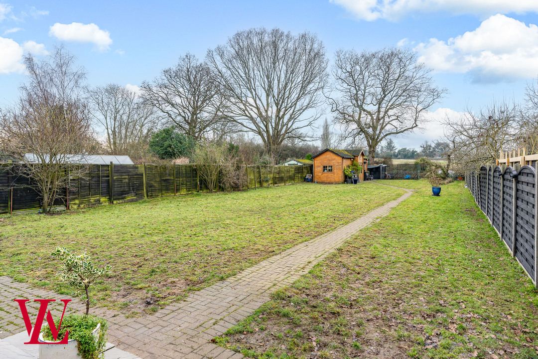 6 bed detached house for sale in Lower Road, Bishop's Stortford  - Property Image 33