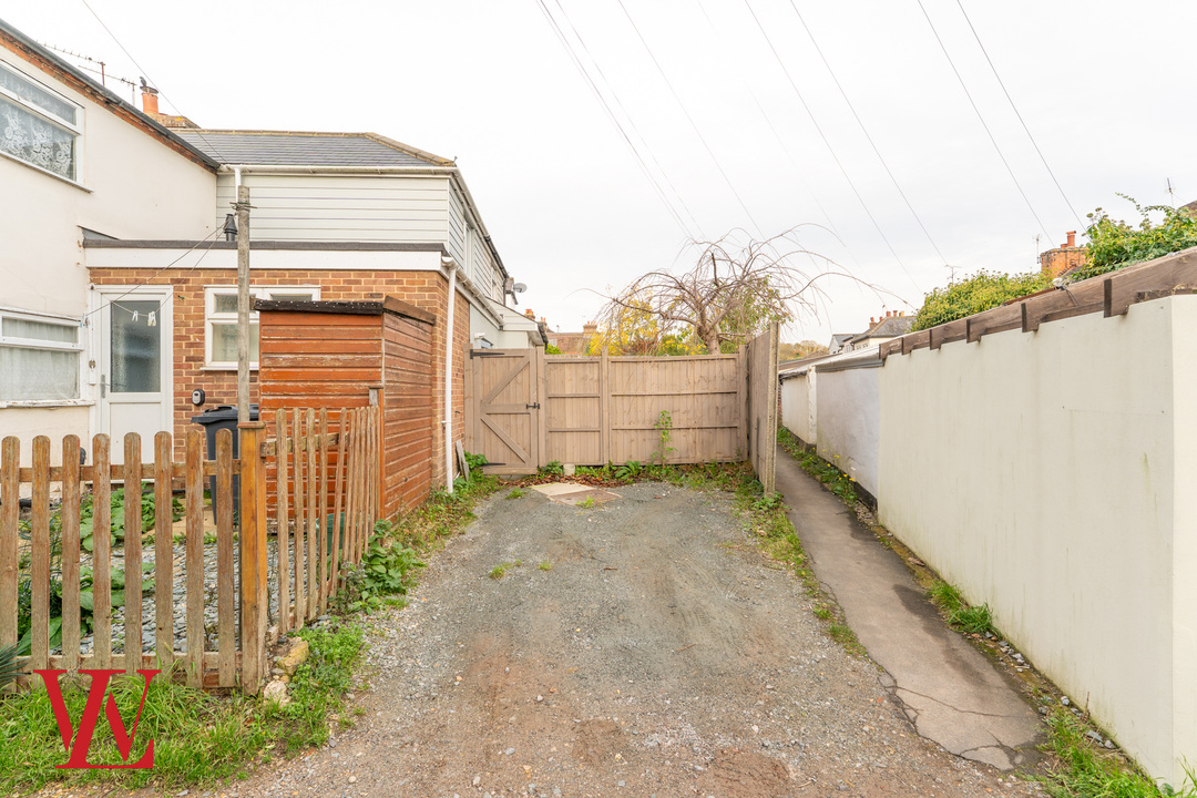 2 bed terraced house for sale in Barrells Down Road, Bishop's Stortford, Hertfordshire 19