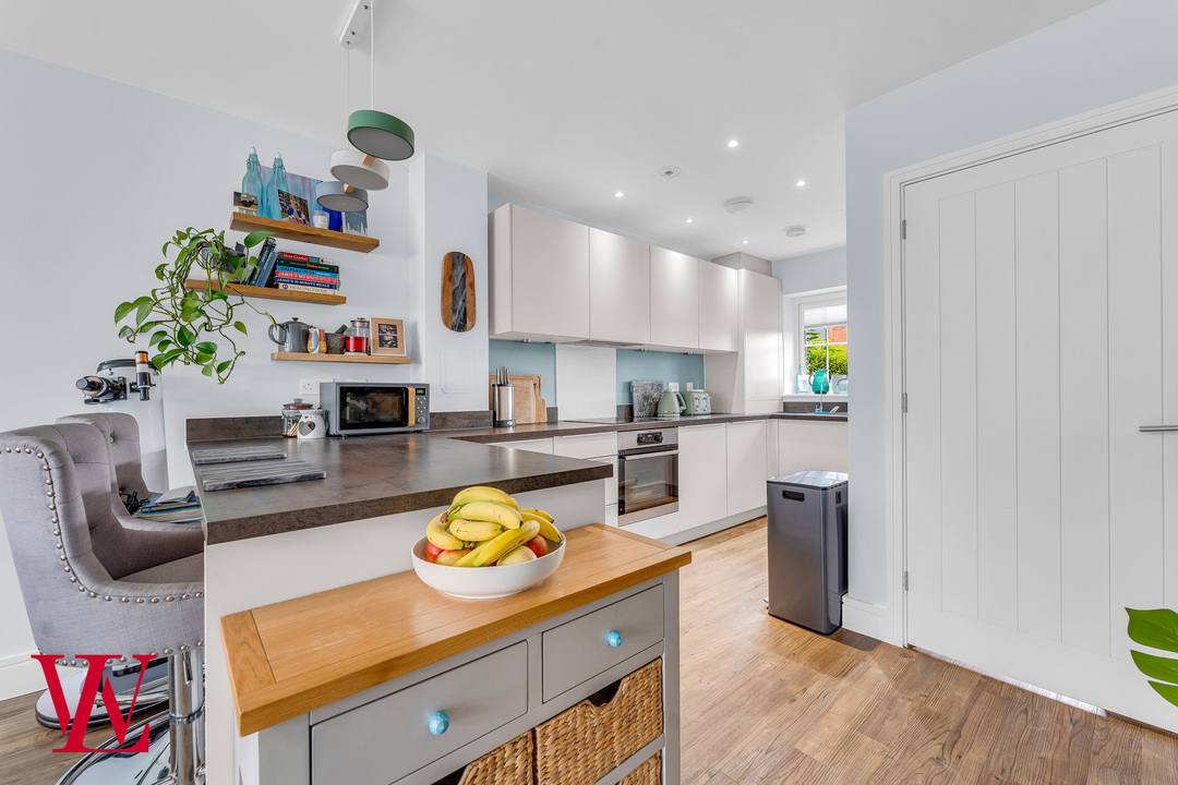 2 bed terraced house for sale in Kitchener Road, Bishop's Stortford, Hertfordshire 4