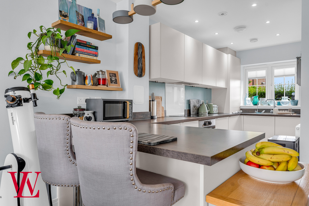 2 bed terraced house for sale in Kitchener Road, Bishop's Stortford, Hertfordshire 5