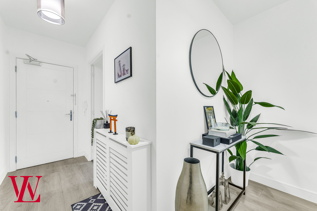 2 bed apartment for sale in Regents Court, 112 South Street, Bishop's Stortford, Hertfordshire 10