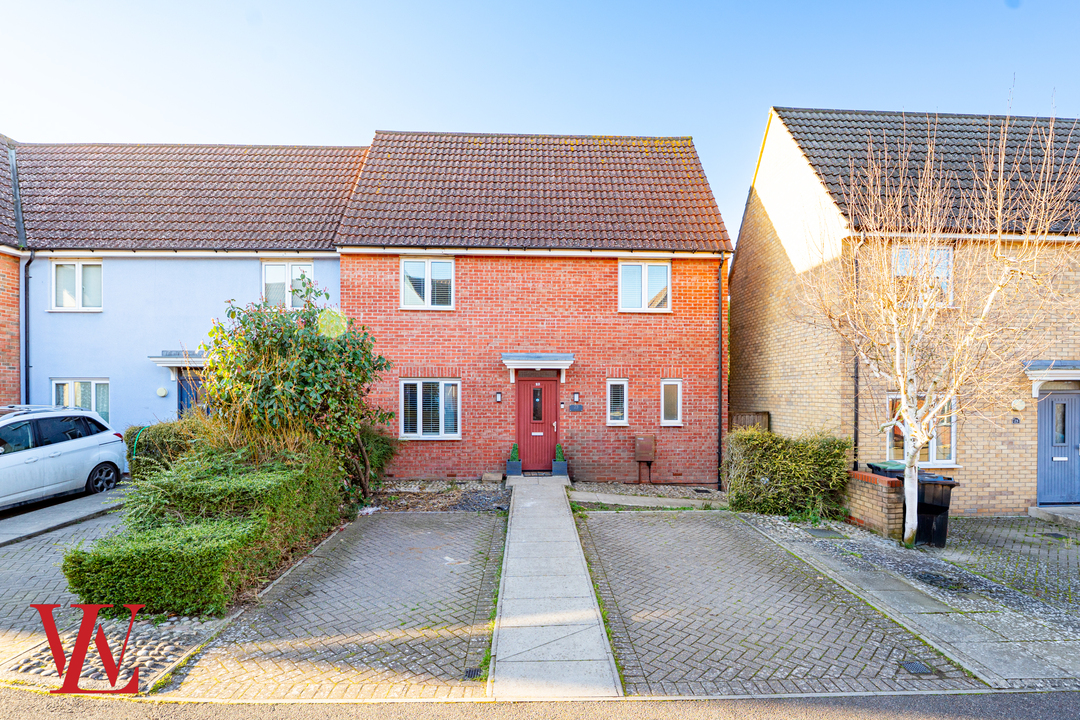 3 bed end of terrace house for sale in Conifer Way, Dunmow, CM6