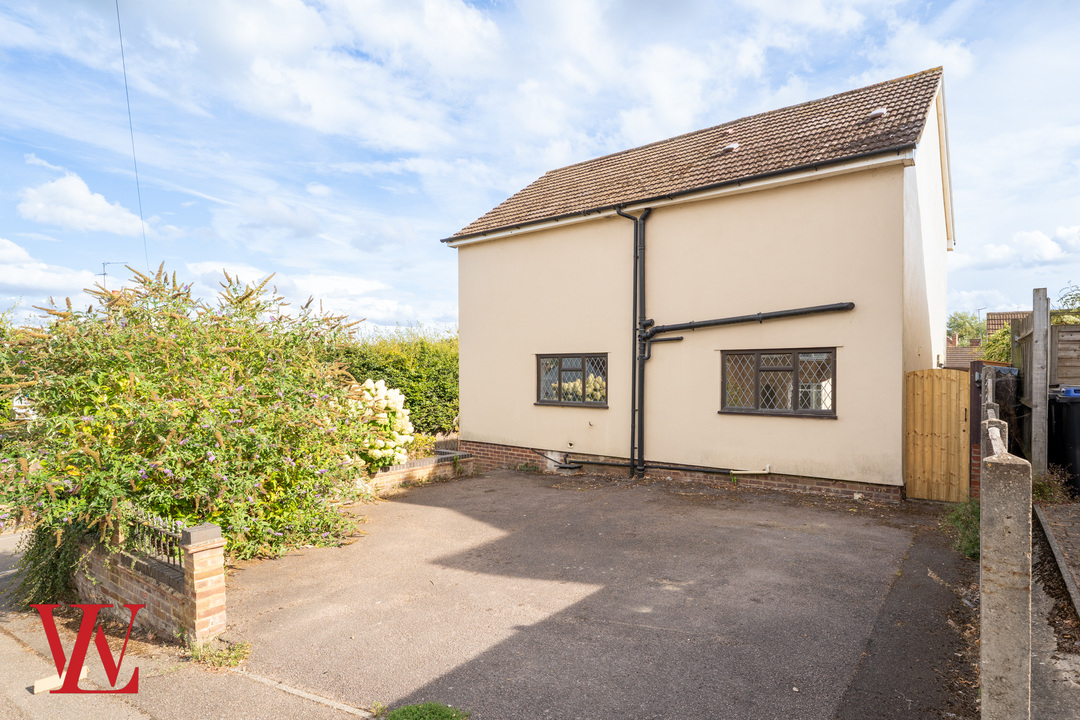 5 bed detached house for sale in The Chase, Bishop's Stortford, Hertfordshire 31