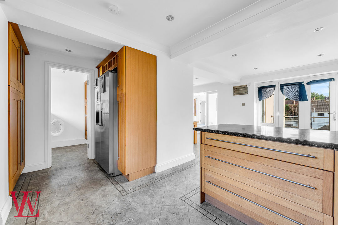 5 bed detached house for sale in The Chase, Bishop's Stortford, Hertfordshire 3