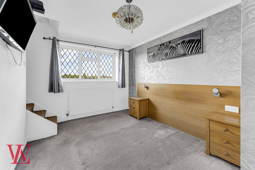 5 bed detached house for sale in The Chase, Bishop's Stortford, Hertfordshire  - Property Image 16