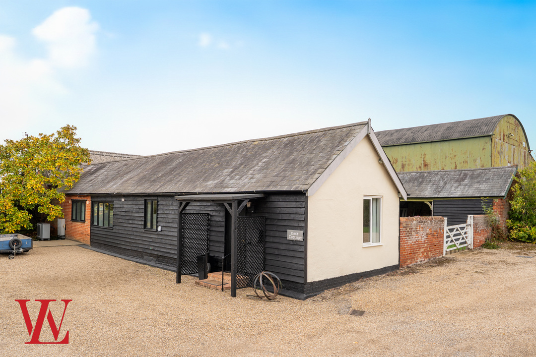 2 bed bungalow to rent in East Cottage, Warish Hall Road, Takeley, Bishop's Stortford, Hertfordshire