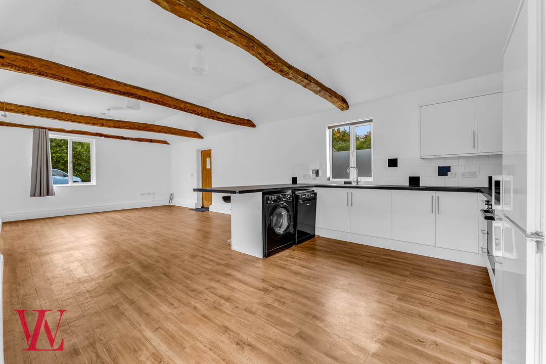 2 bed bungalow to rent in East Cottage, Warish Hall Road, Takeley, Bishop's Stortford, Hertfordshire  - Property Image 4