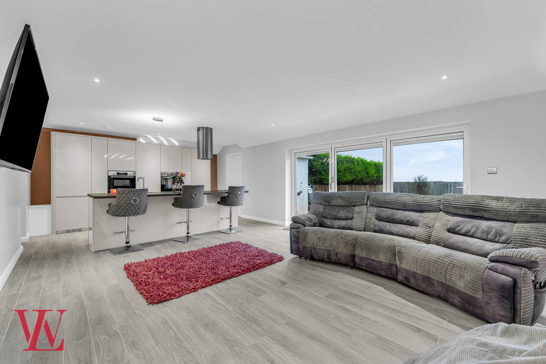 3 bed semi-detached house for sale in Rainbow Road, Matching Tye, Harlow, Essex 2