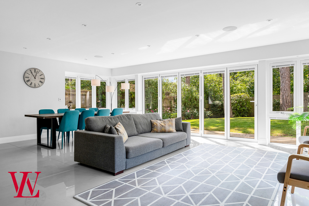 5 bed detached house to rent in The Pastures, Bishop's Stortford  - Property Image 5