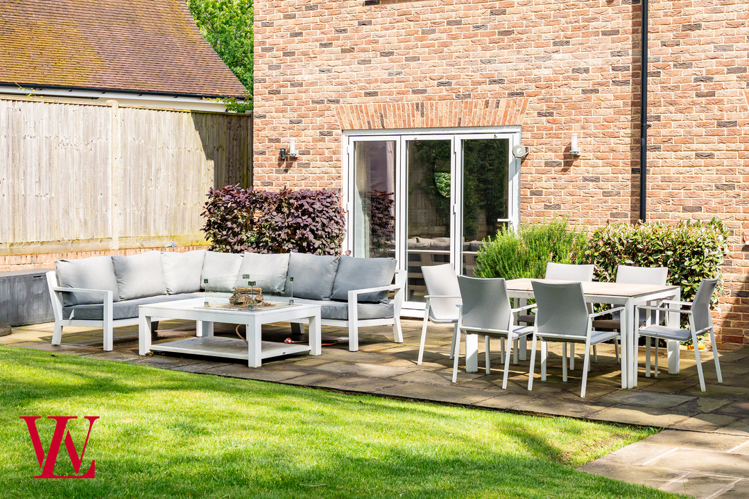 5 bed detached house to rent in The Pastures, Bishop's Stortford  - Property Image 42