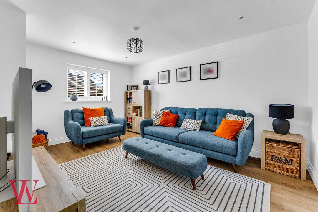 4 bed link detached house for sale in Carlton Way, Bishop's Stortford, Hertfordshire 7