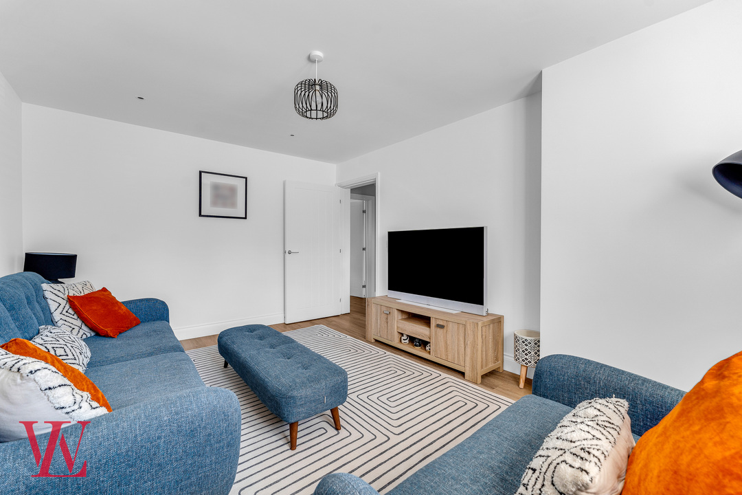 4 bed link detached house for sale in Carlton Way, Bishop's Stortford, Hertfordshire  - Property Image 9