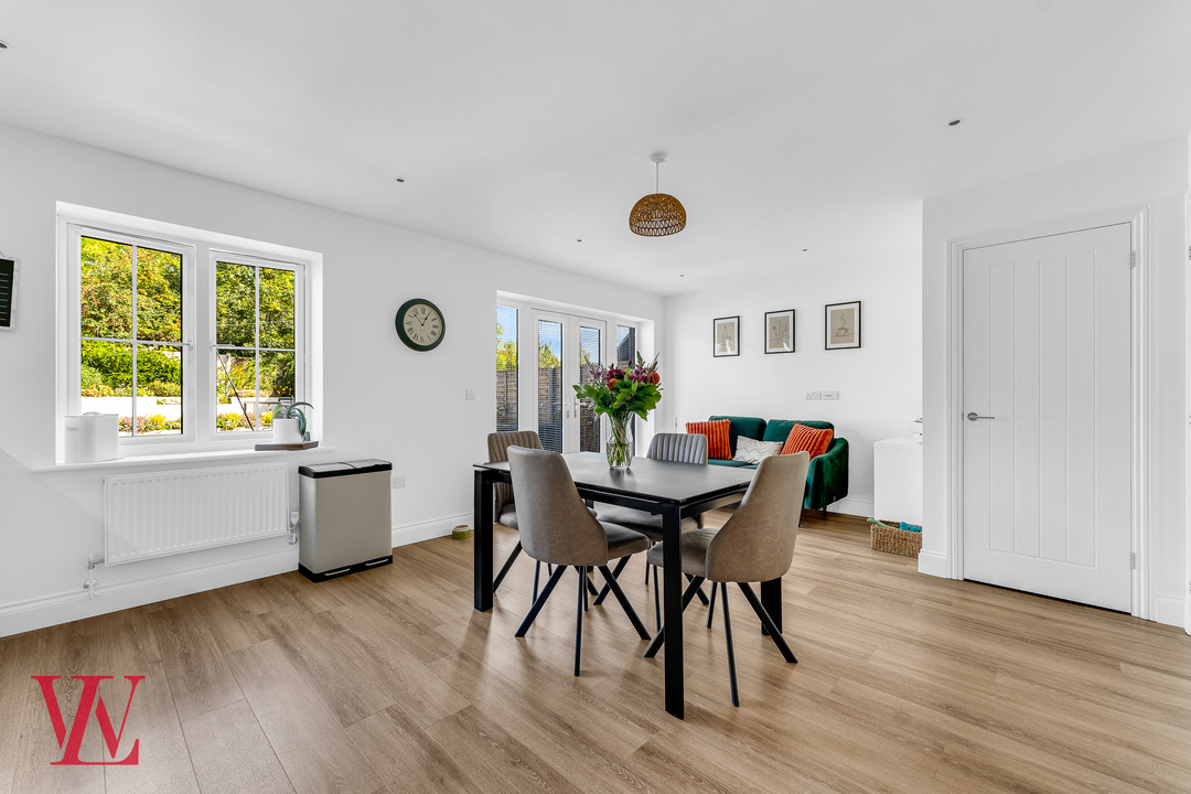 4 bed link detached house for sale in Carlton Way, Bishop's Stortford, Hertfordshire 4