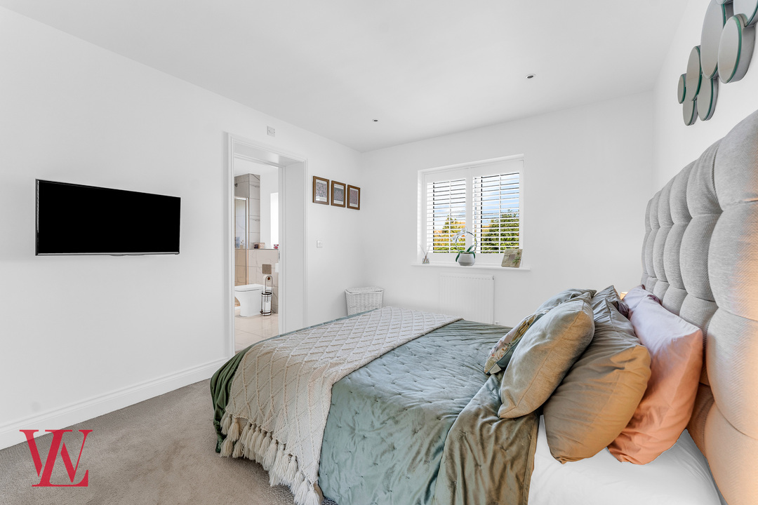 4 bed link detached house for sale in Carlton Way, Bishop's Stortford, Hertfordshire 10