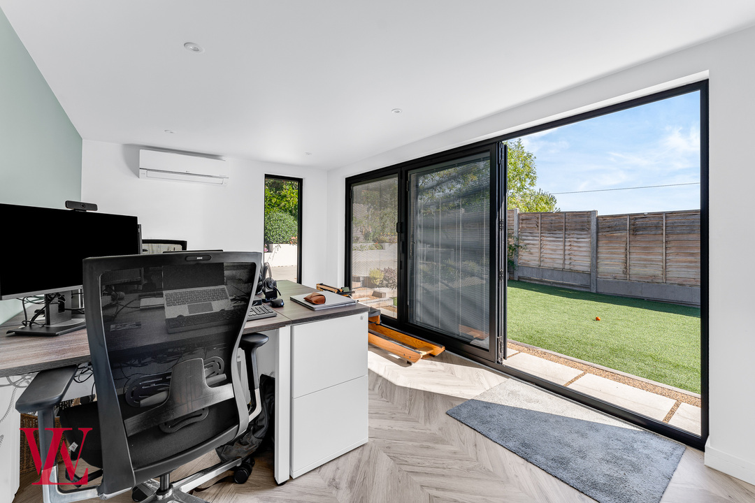 4 bed link detached house for sale in Carlton Way, Bishop's Stortford, Hertfordshire 21