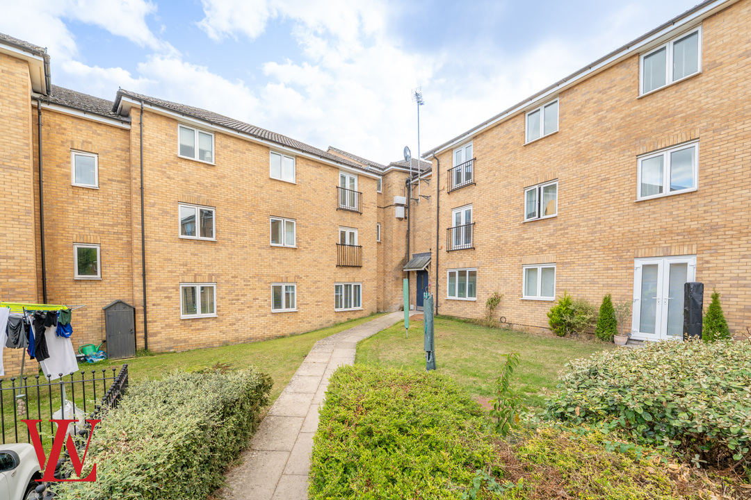 2 bed apartment for sale in Willow Road, Dunmow, Essex 14