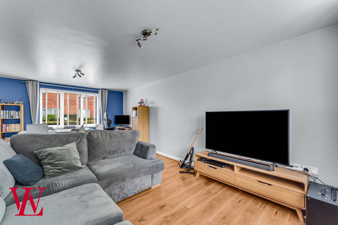 2 bed apartment for sale in Willow Road, Dunmow, Essex 1