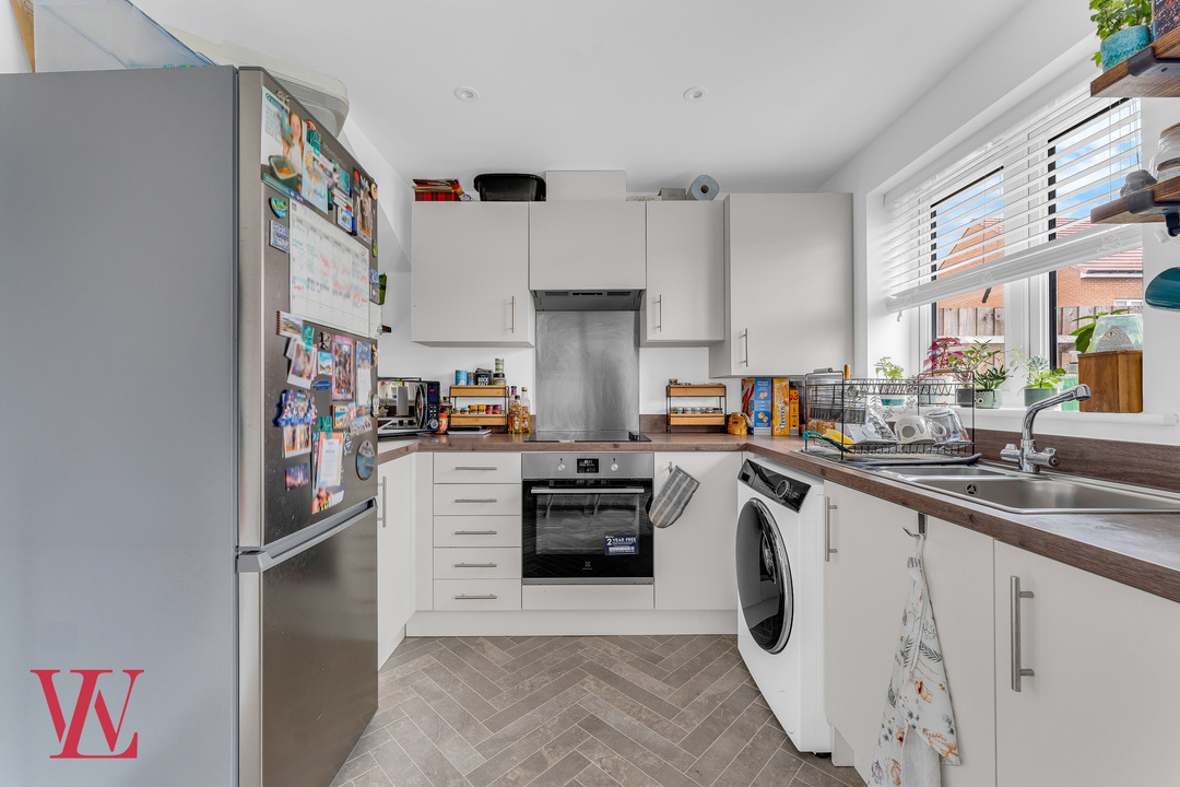 3 bed semi-detached house for sale in Thorpe Road, Bishop's Stortford  - Property Image 6