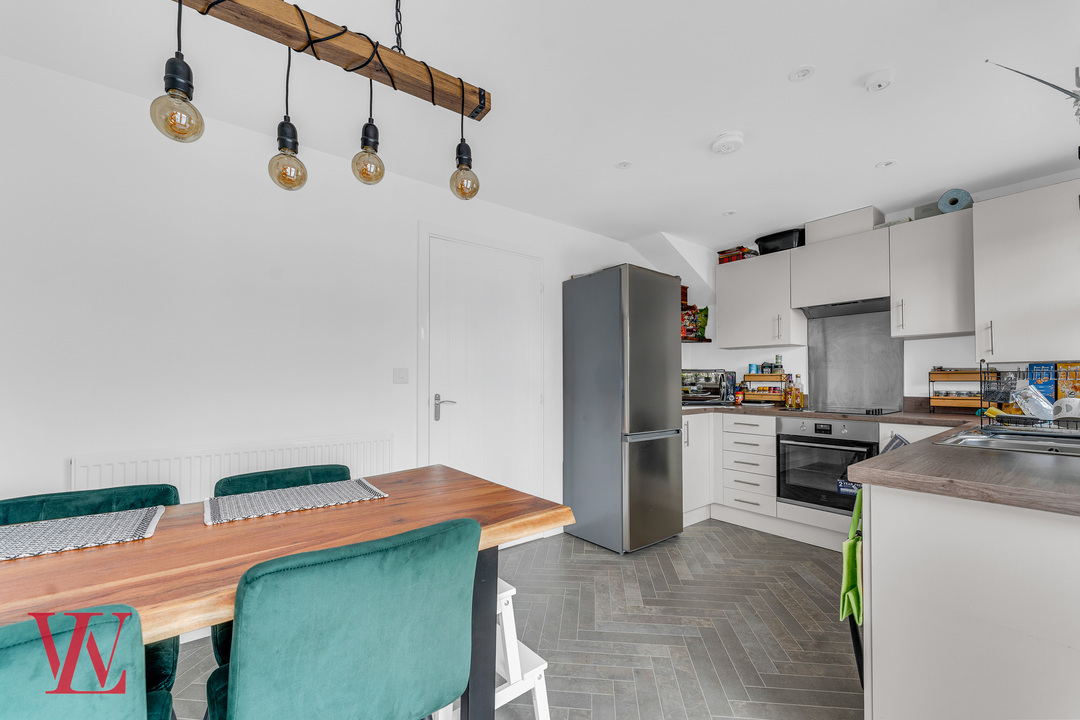 3 bed semi-detached house for sale in Thorpe Road, Bishop's Stortford  - Property Image 4