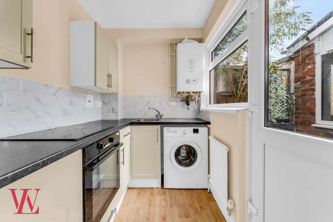 2 bed terraced house for sale in Nursery Road, Bishop's Stortford, Hertfordshire 3