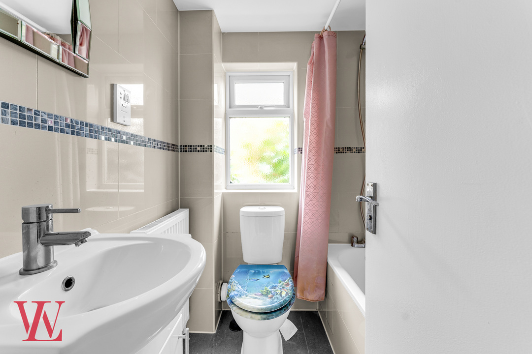 2 bed terraced house for sale in Nursery Road, Bishop's Stortford, Hertfordshire 5