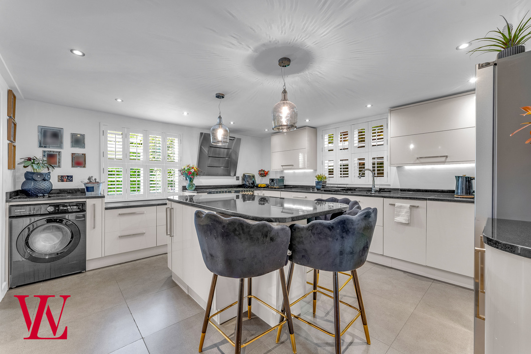 4 bed detached house for sale in Dunmow Road, Bishop's Stortford  - Property Image 14